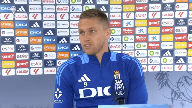 Alemao, en rueda de prensa con el Real Oviedo.
