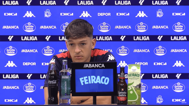 Diego Gómez, en rueda de prensa con el Deportivo.