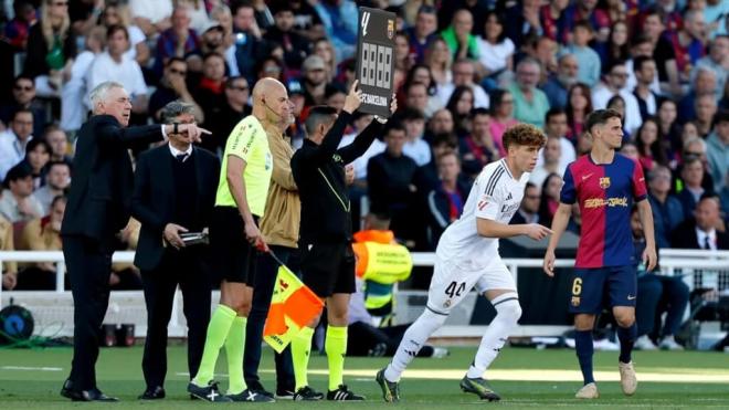 Víctor Muñoz en su debut con el Real Madrid (@victormunoz.7)