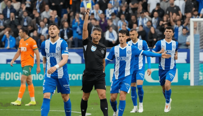 Gil Manzano vuelve del VAR