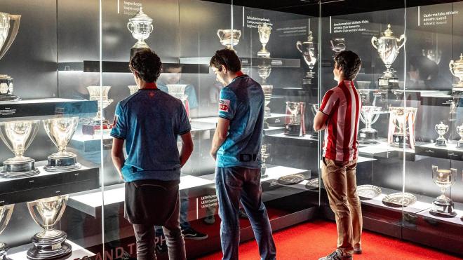 La Sala de trofeos del Museo Athletic instalado en el interior del campo de San Mamés (Foto: Athletic Club).