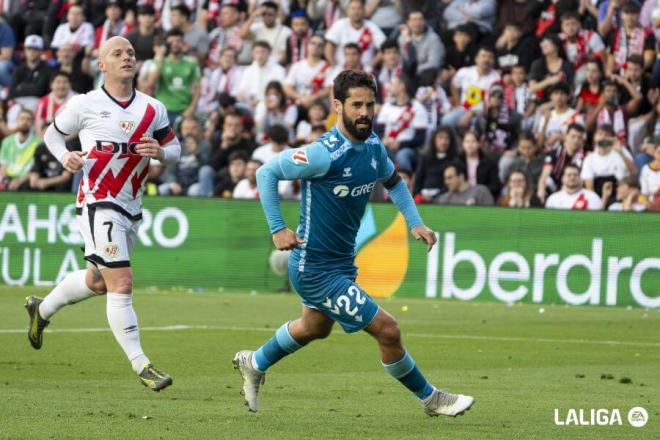 Isco Alarcón e Isi, en el Rayo-Betis (Foto: LALIGA).