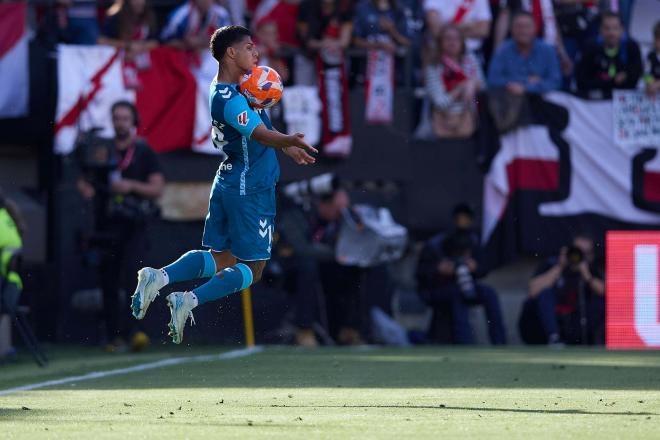Cucho Hernández, en el Rayo-Betis (Foto: Cordon Press).