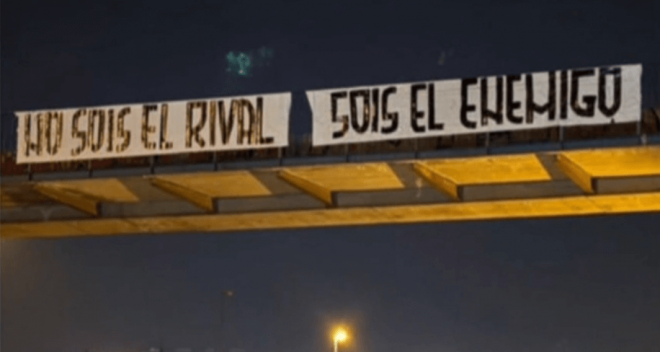 Pancarta anticulé en Barcelona