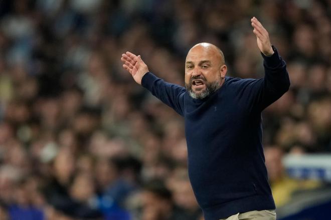 Manolo González en el derbi de la Ciudad Condal (Foto: EFE)