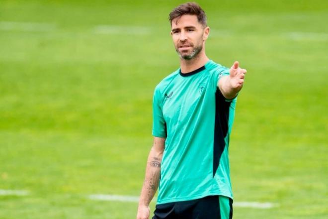 Gesto del central Yeray Álvarez entrenando en Lezama (Foto: Athletic Club).