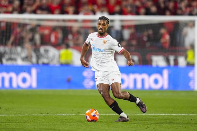 Loïc Badé, en un partido del Sevilla (FOTO: Europa Press).