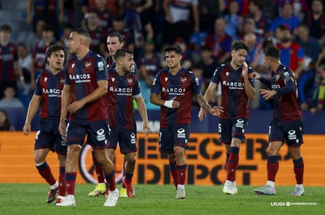 Los jugadores del Levante celebran el gol ante el Albacete (Foto: LaLiga).
