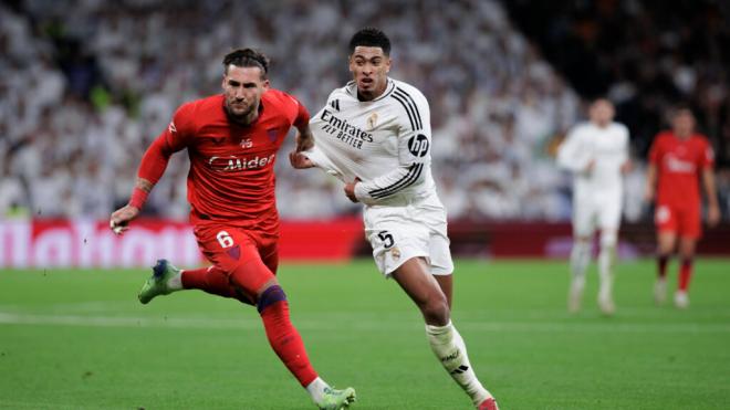 Gudelj y Bellingham en un partido (Cordon Press)