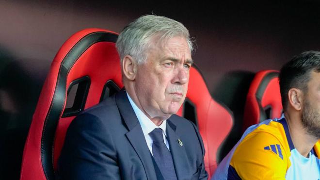 Carlo Ancelotti en el banquillo del Pizjuán (Cordon Pres)