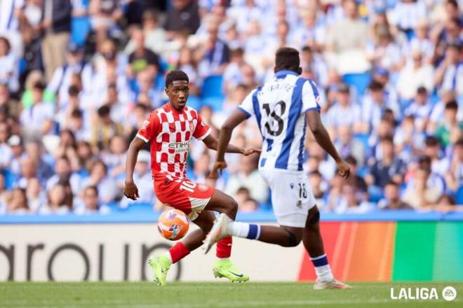 Lance de juego en el Real Sociedad-Girona. (Foto: LALIGA)