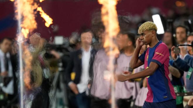 Lamine Yamal en la celebración del Barcelona (EFE)