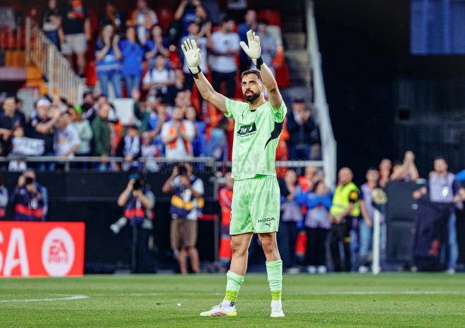 Giorgi Mamardashvili se despide de Mestalla