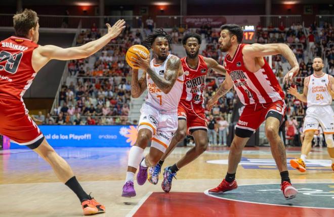 Valencia Basket será cabeza de serie en el play off tras el triunfo en la cancha del Girona (85-91