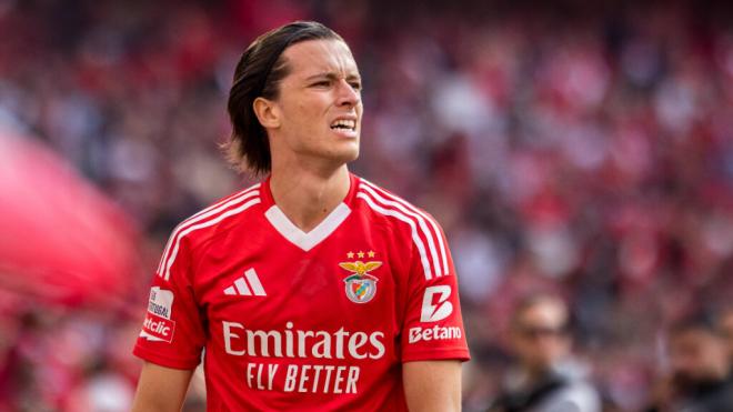 Álvaro Carreras en un partido con el Benfica (Cordon Press)