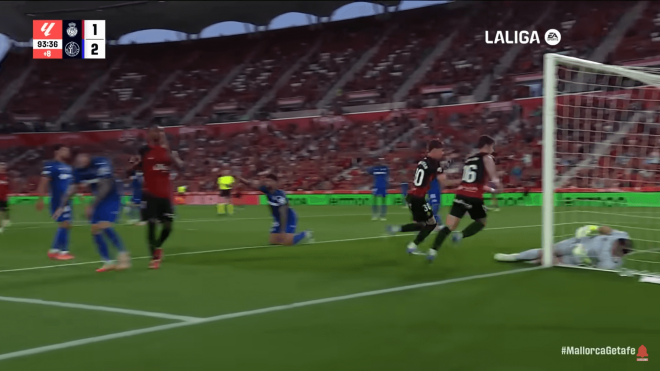 Cyle Larin manda callar tras marcar en el Mallorca-Getafe.
