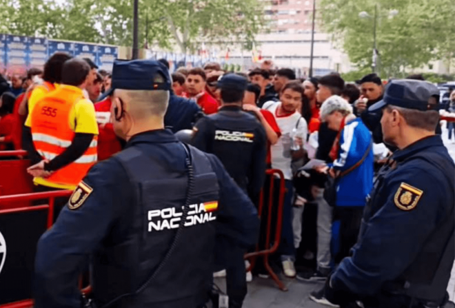 Policía en Mestalla