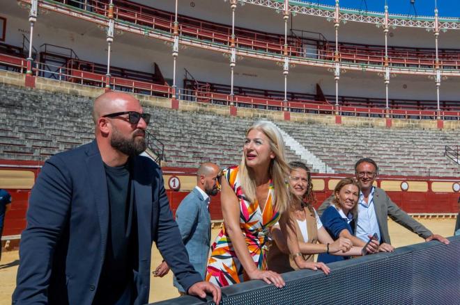 La Consejera, Patricia del Pozo, en la Plaza de toros del Puerto de Santa María.