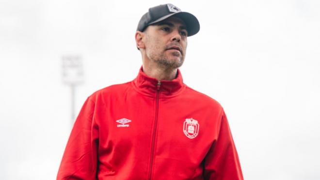 Víctor Valdés, en un entrenamiento con el Real Ávila (Foto: @RealAvilaCF en X)