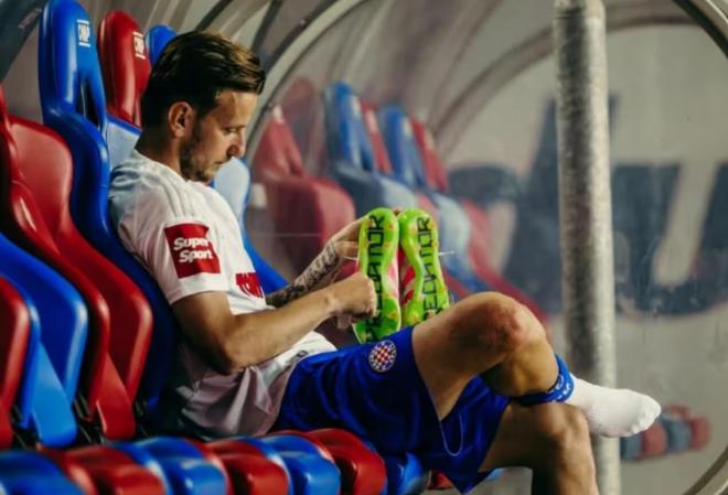 Ivan Rakitic, en el banquillo tras un partido del Hajduk Split (Foto: Instagram).