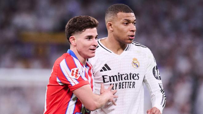 Julián Álvarez y Kylian Mbappé (Fuente: Cordon Press)