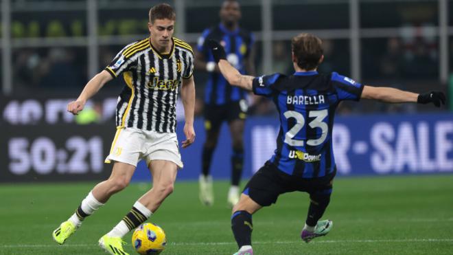 Yildiz y Nicolo Barella en el Inter de Milán - Juventus (Fuente: Cordon Press)