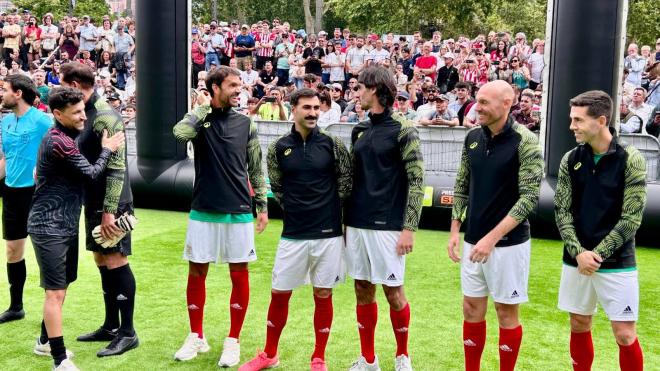 Jesús Navas saluda al Basque Team en Bilbao (Foto: ElDesmarque).