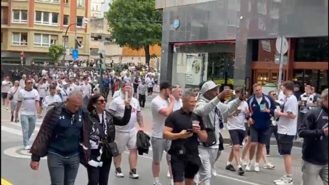 La afición del Tottenham Hotspur se dirige a San Mamés para apoyar a su equipo en la final de la Europa League (Foto: ElDesmarque).