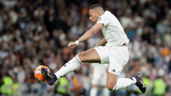 Kylian Mbappé durante un partido con el Real Madrid (Fuente: Cordon Press)