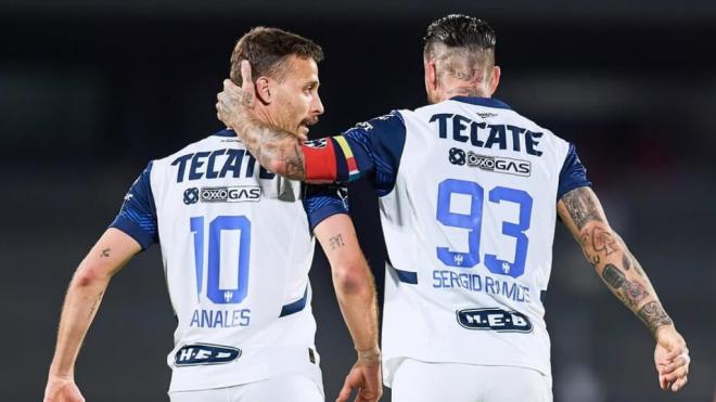 Sergio Canales y Ramos durante un partido de Rayados de Monterrey