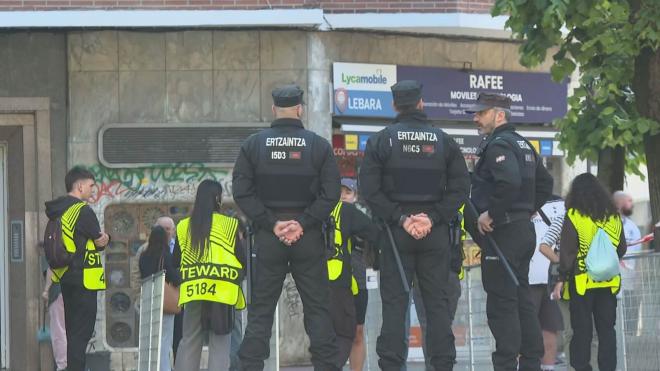 Aledaños de San Mamés en la previa de la final. (Foto: ElDesmarque)