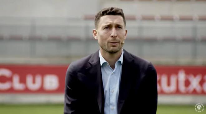 Óscar de Marcos, emocionado en su despedida del fútbol en Lezama (Foto: Athletic Club).