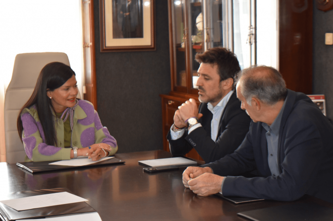Nidia Arévalo y Carlos Cao (Foto: Concello de Mos).