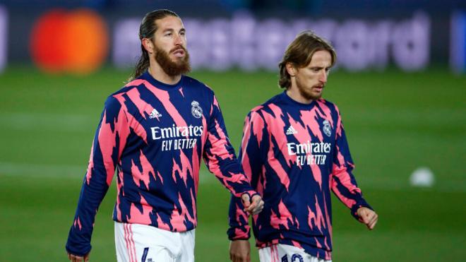Sergio Ramos y Luka Modric durante la etapa que vivieron juntos en el Real Madrid (foto: Cordon Pre