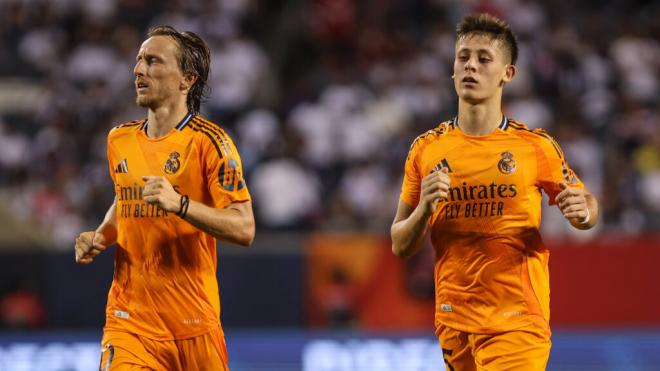 Luka Modric y Arda Güler en un partido del Real Madrid (Cordon Press)
