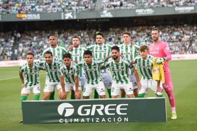 El XI del Betis ante el Valencia (Foto: Kiko Hurtado).