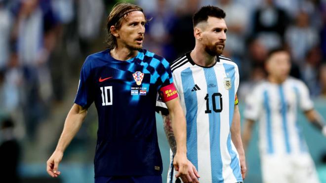 Luka Modric y Leo Messi, durante el pasado Mundial de Qatar 2022 (foto: Cordon Press).