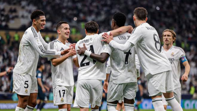 Jugadores del Real Madrid celebrando un gol en la Copa Intercontinental (Cordon Press)