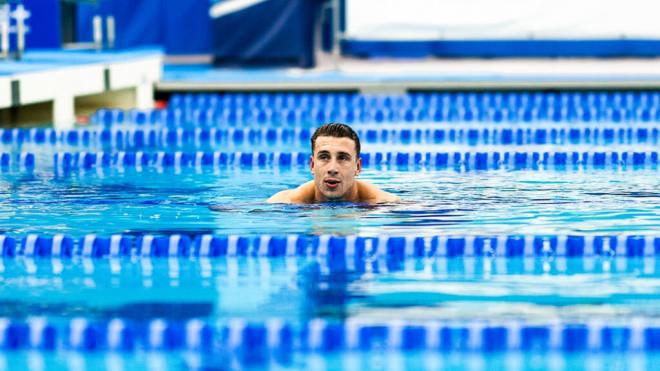 James Magnussen compitiendo en natación de superhumanos (@james.magnussen)