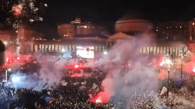 Las calles de Nápoles, durante el partido ante el Cagliari.