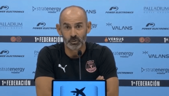 Paco Jémez, durante una rueda de prensa del Ibiza.