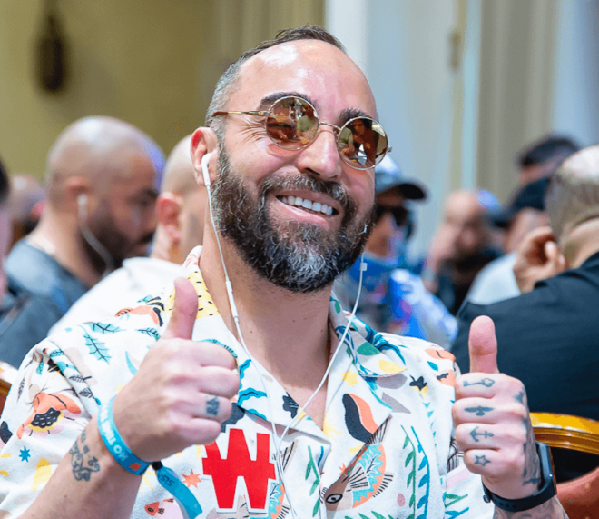Ricardinho juega al póker