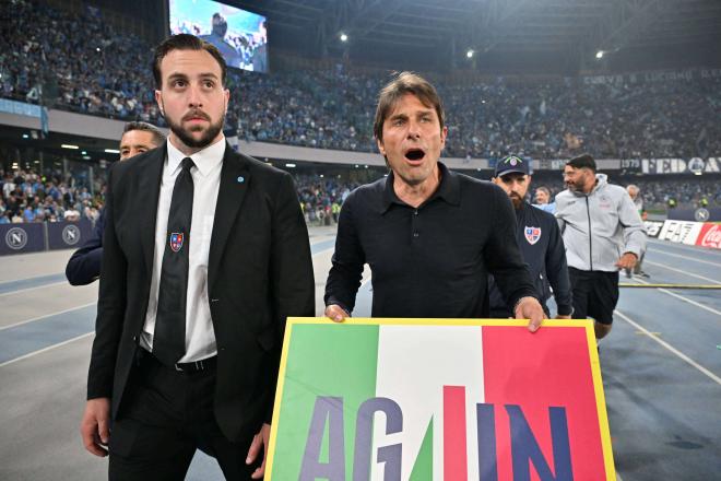 Antonio Conte festeja el Scudetto del Nápoles (Foto: Cordon Press).