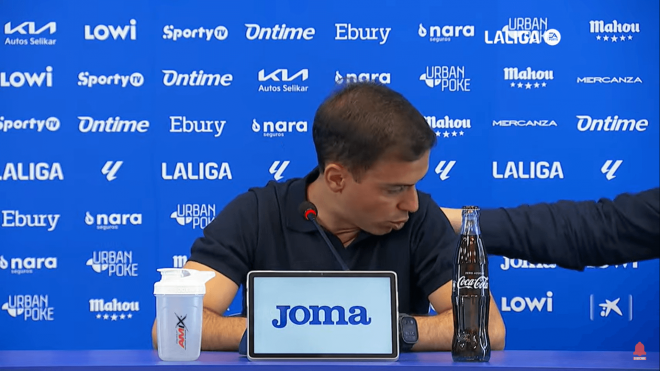 Borja Jiménez llora en sala de prensa.