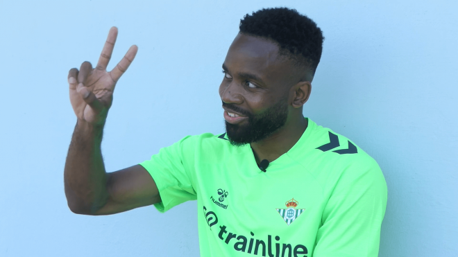Bakambu, durante una entrevista con ElDesmarque (Foto: Jesús Borrero).