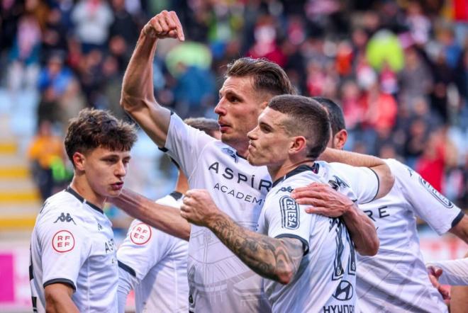 Celebración de la Cultural Leonesa tras un gol (Foto: CDL).