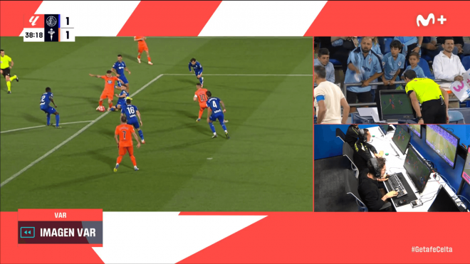 La acción entre Domingos Duarte y Alfon González que el Celta reclamó como penalti.