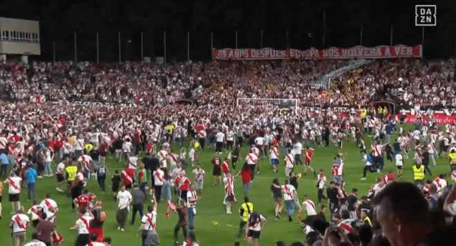 La afición del Rayo celebra la clasificación a Europa (DAZN)