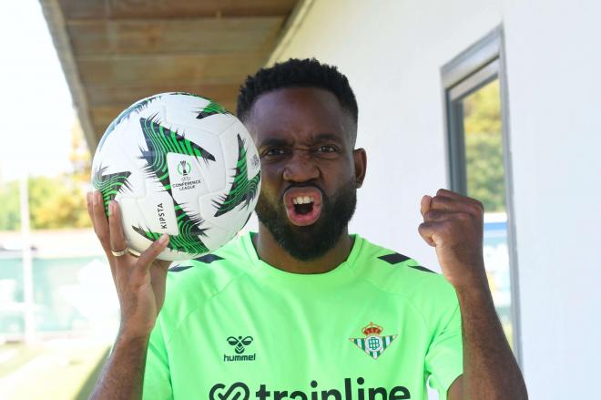 Cedric Bakambu, en su entrevista para ElDesmarque (Foto: Kiko Hurtado)
