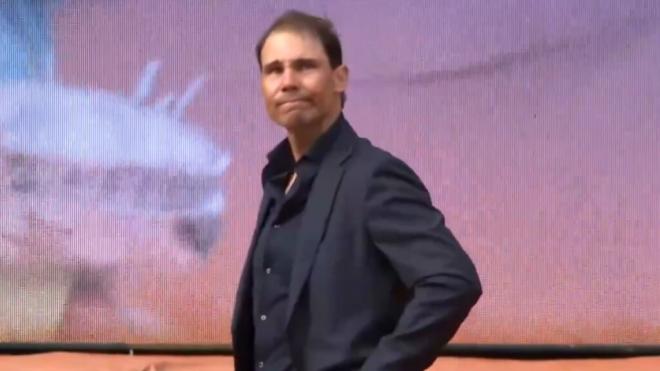 Rafa Nadal, durante el homenaje que recibió en Roland Garros (captura: teledeporte).
